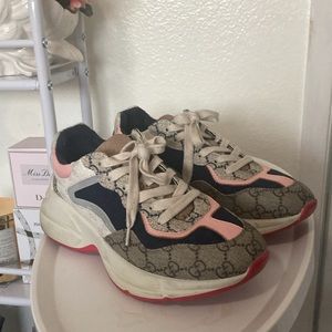 Rhyton Gucci Sneakers